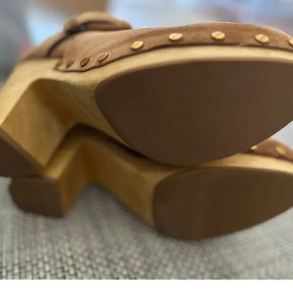 VERONICA BEARD NWOB Dacey Camel Pecan gold studded suede wood mule clogs sz 10