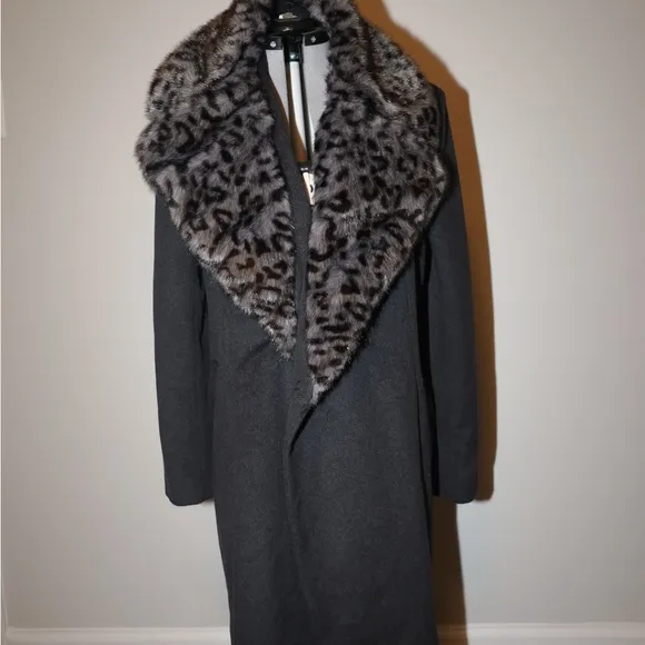Via Spiga Black Coat with Faux Fur Collar