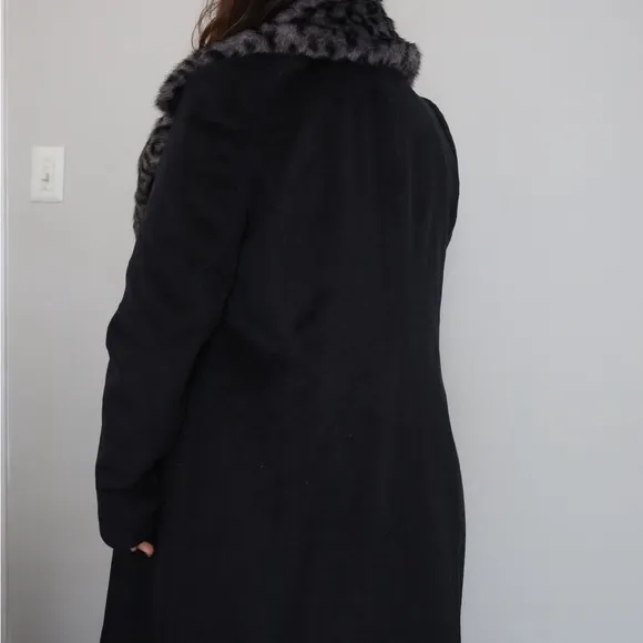 Via Spiga Black Coat with Faux Fur Collar