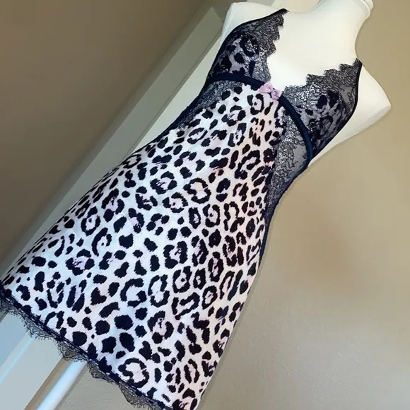 Victoria's Secret Slip Size S/ Petite