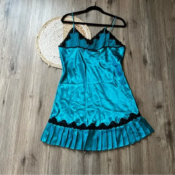 VICTORIA'S SECRET Vtg Gold Label Green Emerald Mermaid Slip Nightie