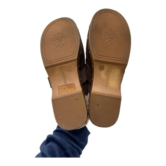 VINCE  CAMUTO Canzenee Sherpa Clog size 6.5 M