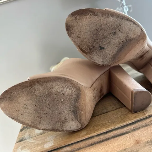 Vince Vero Cuoio Nude/Tan Leather Mules with Open-Toe Design