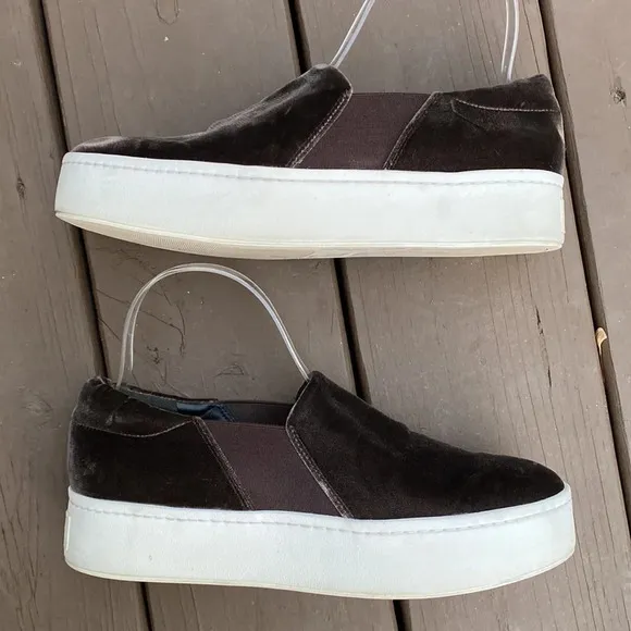 Vince Warren Platform Velvet Slip On in Chocolate Brown size 8M