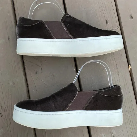 Vince Warren Platform Velvet Slip On in Chocolate Brown size 8M