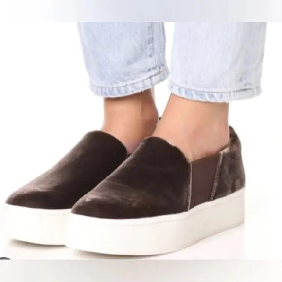 Vince Warren Platform Velvet Slip On in Chocolate Brown size 8M