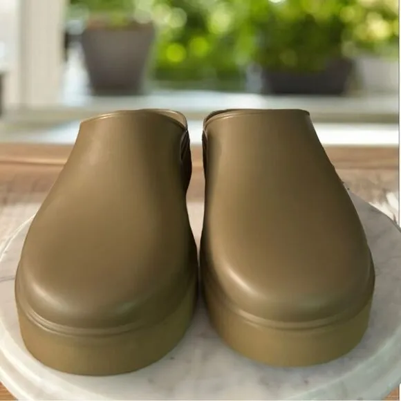 VINCE Unisex GEO Comfort Shoe Cypress Slip On Mules Clogs Womens 15  Mens 13 NEW