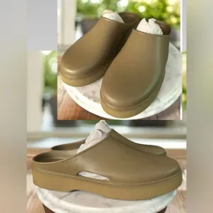 VINCE Unisex GEO Comfort Shoe Cypress Slip On Mules Clogs Womens 15  Mens 13 NEW