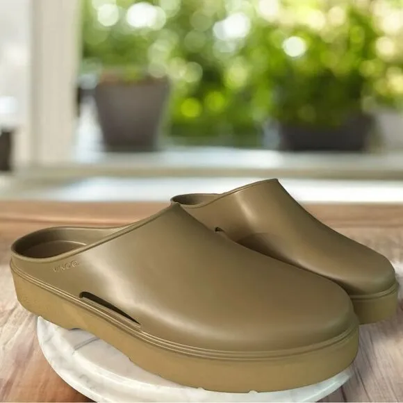 VINCE Unisex GEO Comfort Shoe Cypress Slip On Mules Clogs Womens 15  Mens 13 NEW