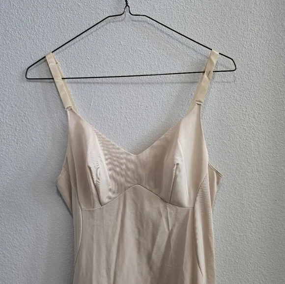 Vintage 1960's Gossard Artemis long light tan slip dress night gown  size 34