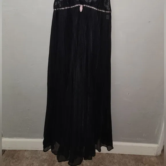 Vintage 1970s Black Lace Flowying Slip Dress