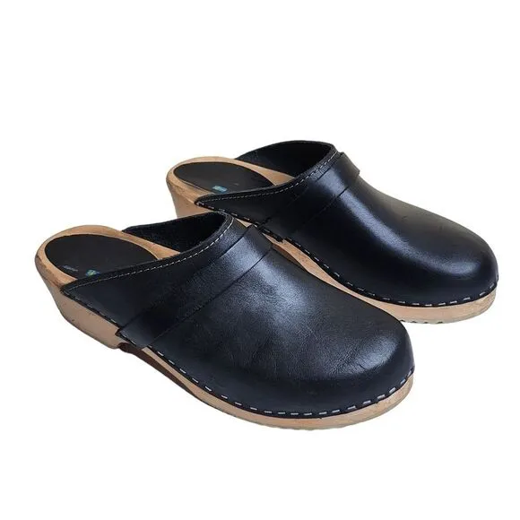 Vintage 1990's Mia women's black leather slip on casual summer clogs Size 8.5