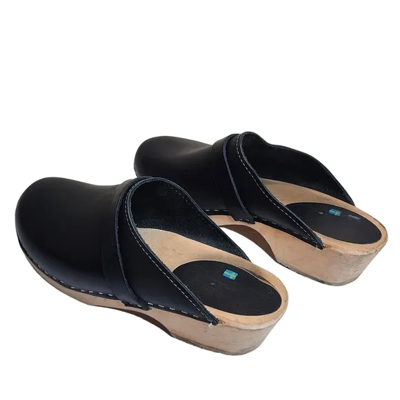 Vintage 1990's Mia women's black leather slip on clogs Size 8.5