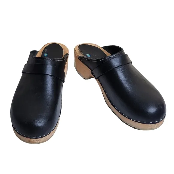 Vintage 1990's Mia women's black leather slip on clogs Size 8.5