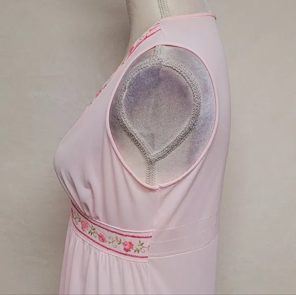 Vintage 60s Gilead Light Pink Floral Embroidered Sleeveless Nightgown Slip Dress
