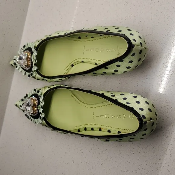 Vintage CASADEI green velvet kitten heels (sz 7B)