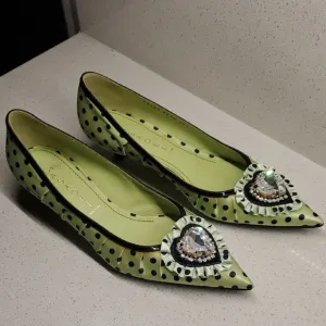 Vintage CASADEI green velvet kitten heels (sz 7B)