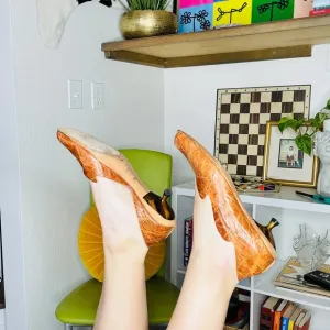 Vintage Cydwoq Leather Scalloped Handmade Kitten Heels