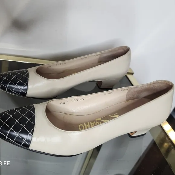 Vintage Ferragamo Kitten heels sz 5.5