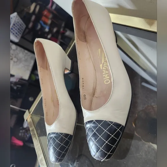 Vintage Ferragamo Kitten heels sz 5.5