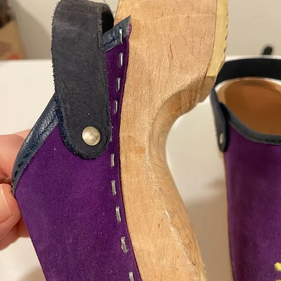 Vintage kid’s Swedish handmade purple suede embroidered clogs — size 33 (2.5 US)