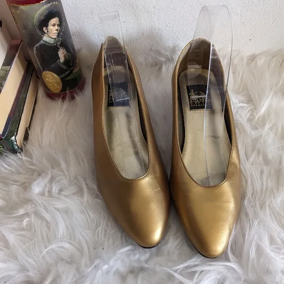 Vintage Lilly Gold Leopard Kitten Heels