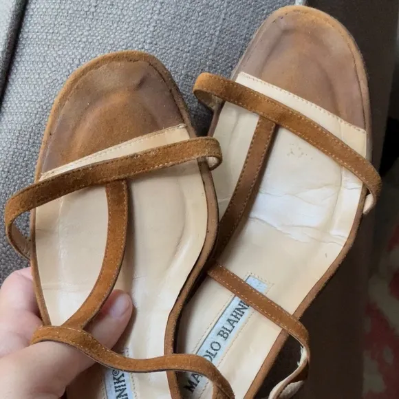 Vintage Manolo Blahnik strappy tan brown suede t strap ankle strap kitten heels