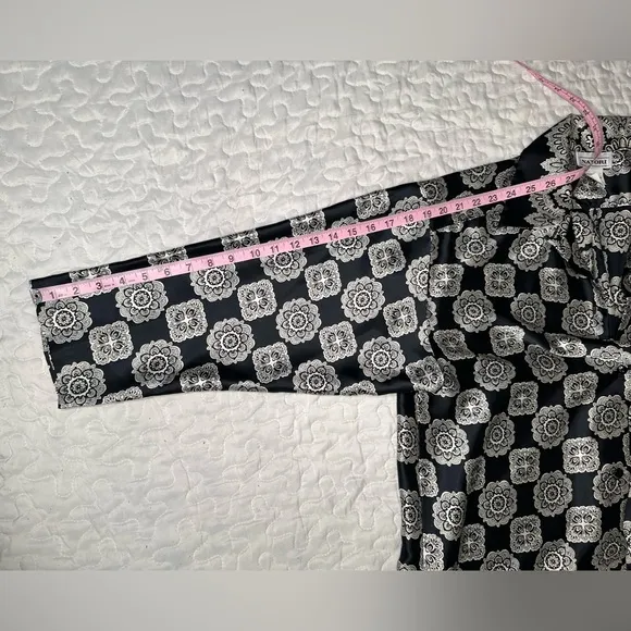Vintage Natori Baroque Print Satin Lounge Shirt Dress Black Ivory Medallion Med