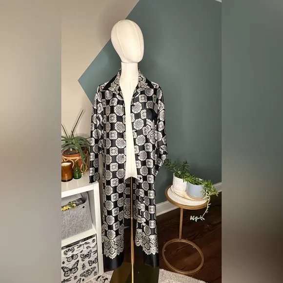 Vintage Natori Baroque Print Satin Lounge Shirt Dress Black Ivory Medallion Med