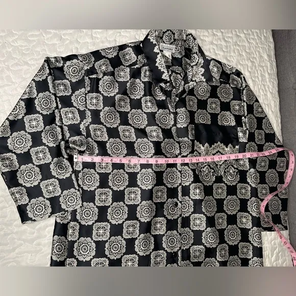 Vintage Natori Baroque Print Satin Lounge Shirt Dress Black Ivory Medallion Med