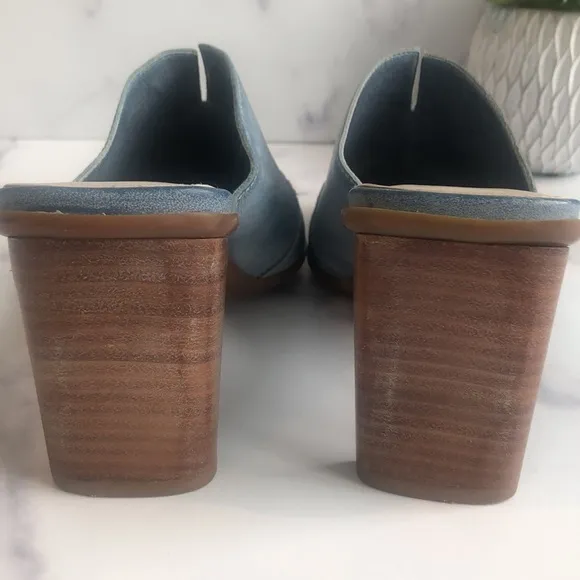 Vintage NICOLE Brakes Blue Stitched Leather Heeled Mules, Size 7M