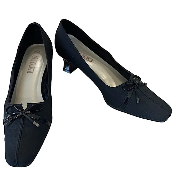 VINTAGE NIKKI Woman’s black shoes patent leather bow &amp; kitty heels size 7.5
