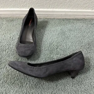 Vintage PRADA Gray Suede Kitten Heel Pumps Size 40.5  (10.5)