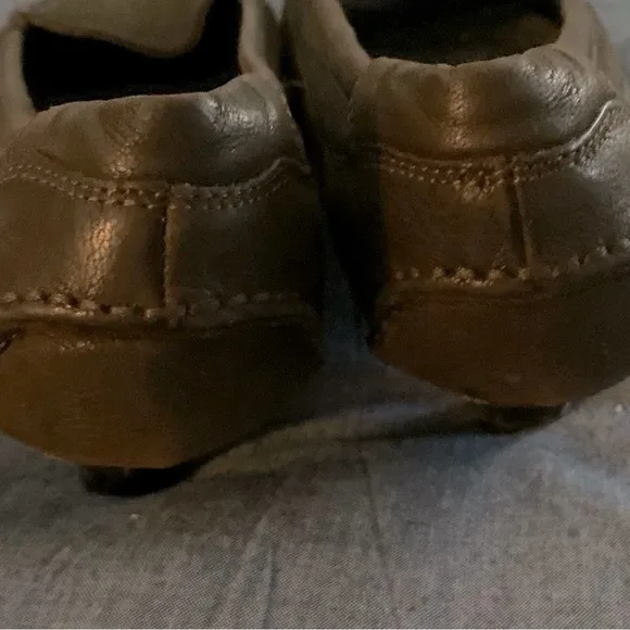 Vintage Prada Leather Loafer w Kitten Heel, size 7