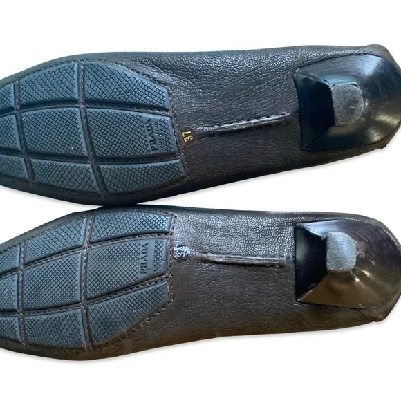 Vintage Prada Leather Loafer w Kitten Heel, size 7