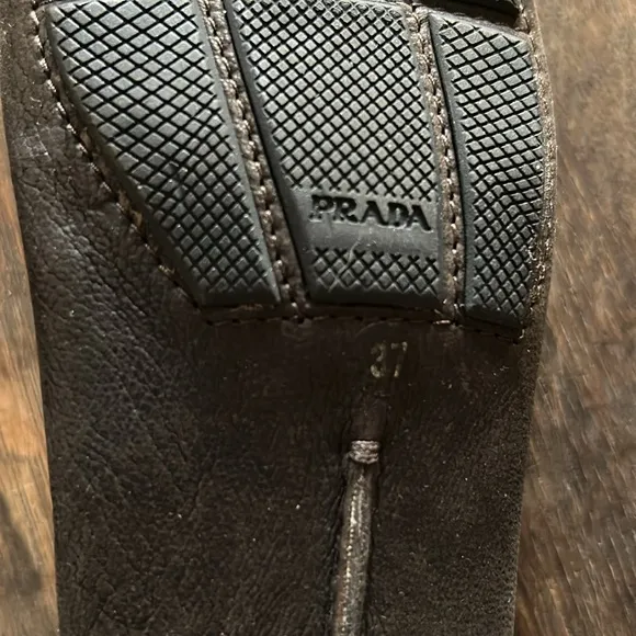 Vintage Prada Leather Loafer w Kitten Heel, size 7