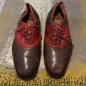 Vintage Red and Brown Two-Tone Oxford Shoes with Classic Design