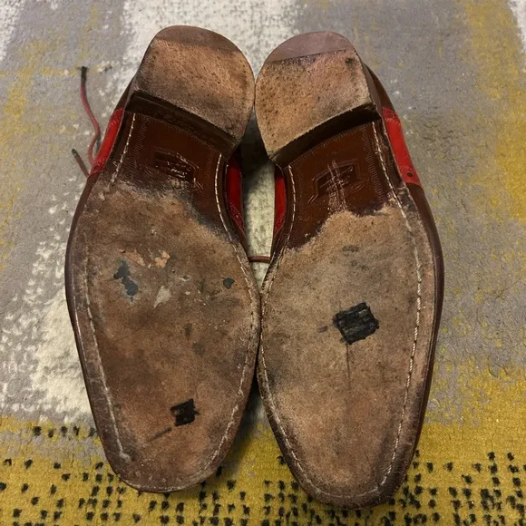 Vintage Red and Brown Two-Tone Oxford Shoes with Classic Design