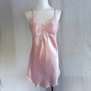 Vintage Victoria’s Secret pink slip size small-medium