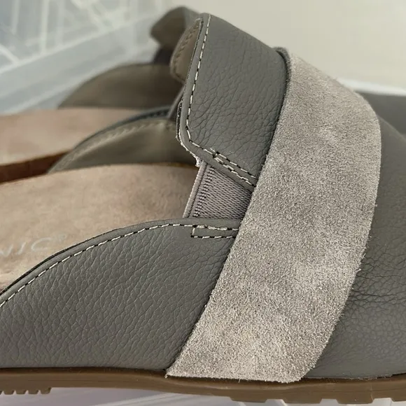 VIONIC Ambrosia Gray light Charcoal Leather Sueded Slip on flat Clogs Size 9.5