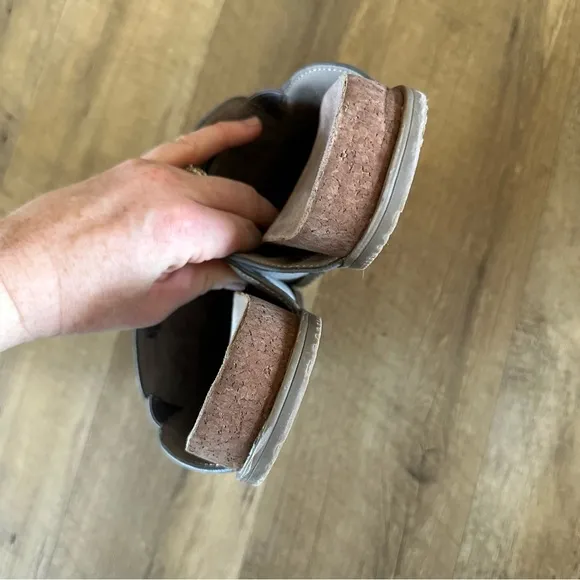 Vionic Ambrosia Leather Mules