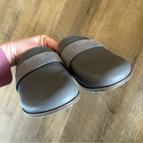 Vionic Ambrosia Leather Mules