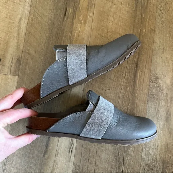 Vionic Ambrosia Leather Mules