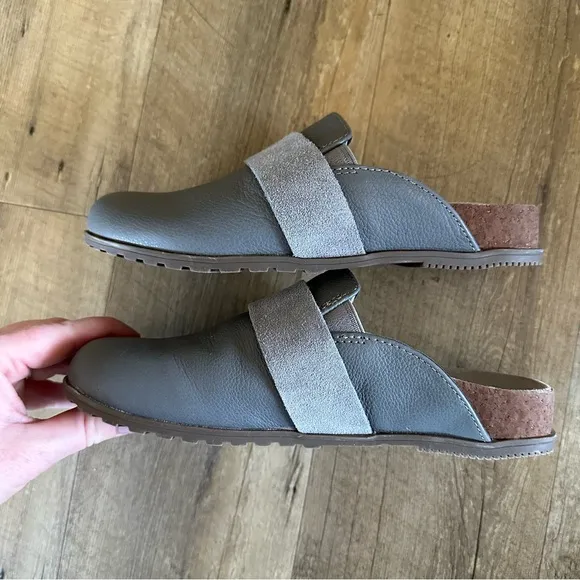 Vionic Ambrosia Leather Mules