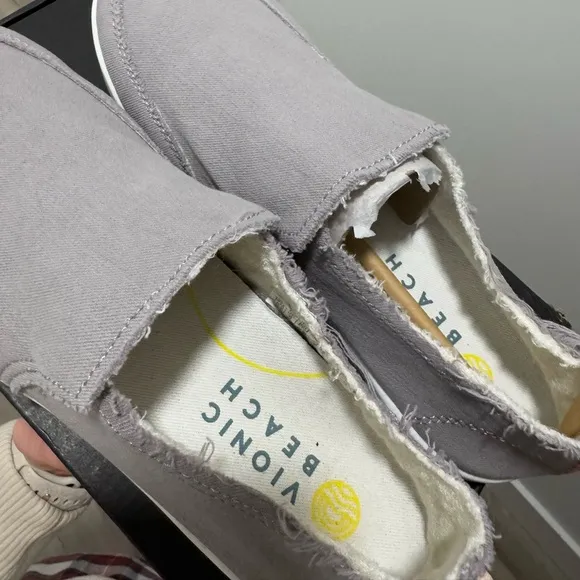 Vionic BEACH MALIBU SLIP ON SNEAKER: CANVAS grey size 8.5 wide
