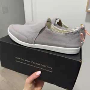 Vionic BEACH MALIBU SLIP ON SNEAKER: CANVAS grey size 8.5 wide