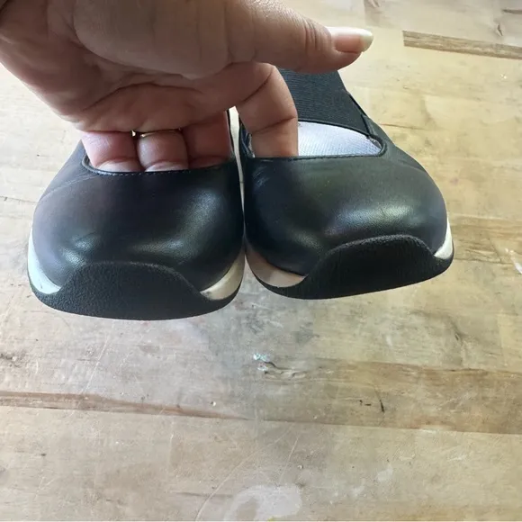 Vionic Cadee Women's Black leather Slip-On Shoes size 8.5