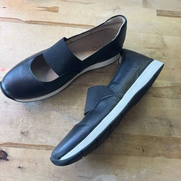 Vionic Cadee Women's Black leather Slip-On Shoes size 8.5
