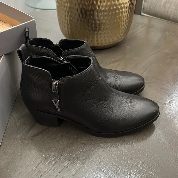 Vionic Cecily Women's Ankle Heeled Boot WATERPROOF (WIDE)