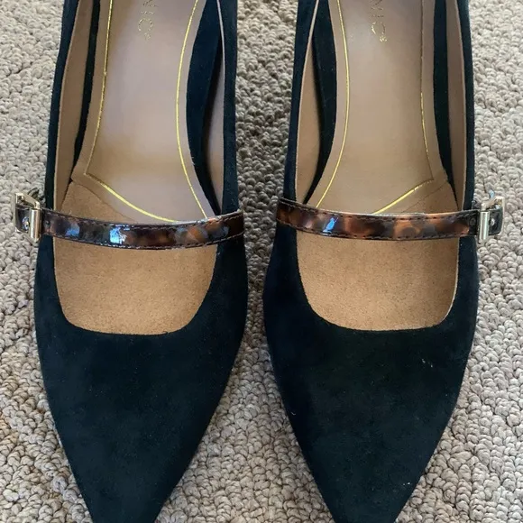 VIONIC KITTEN HEELS SUEDE TORTOISE STRAP SIZE 8 1/2 NEW